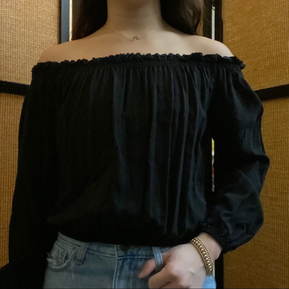 🖤BRANDY MELVILLE OFF THE SHOULDER🖤